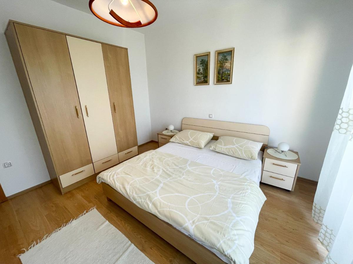Kira Apartment *