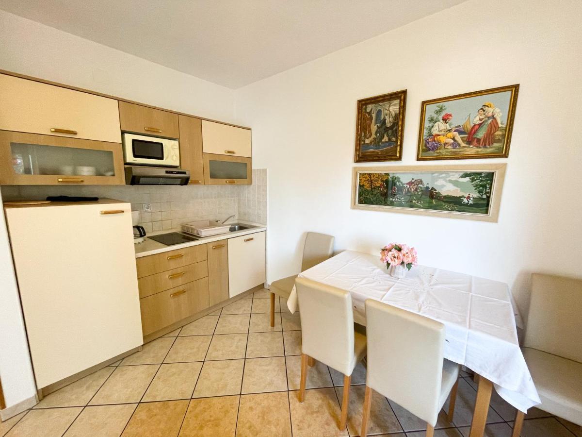 Kira Apartment