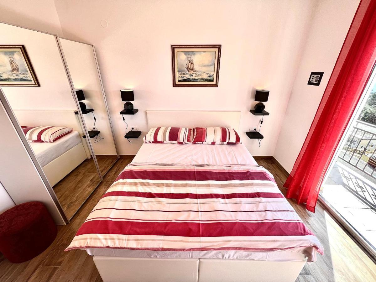 Kira Apartment